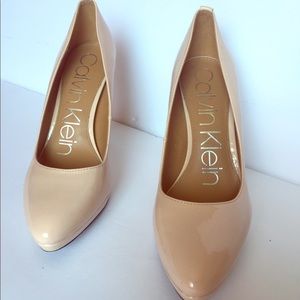 Patent Leather Pumps (nude)